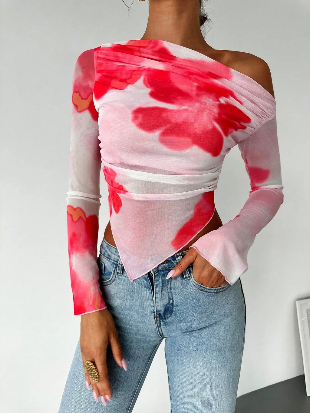 Sweet Spice Personality Style Mesh Print Diagonal Shoulder Long Sleeve Top Irregular Off-the-shoulder Short Top for Women